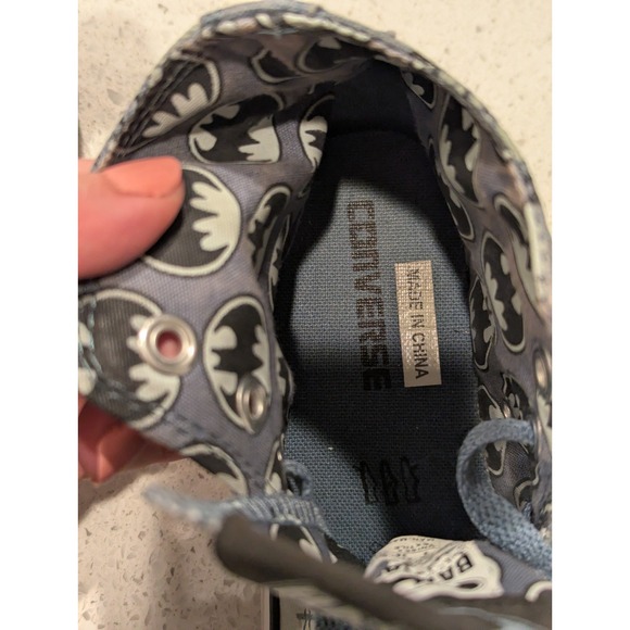 Converse DC Comics Chuck Taylor All Star High Batman Sz 3 Mens / 5 Womens 35 EU - Picture 11 of 12